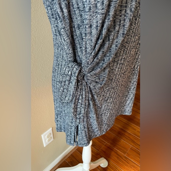 Liz Claiborne - Sleeveless Sweater Top - Tie Waist - Size: XL - Picture 2 of 7